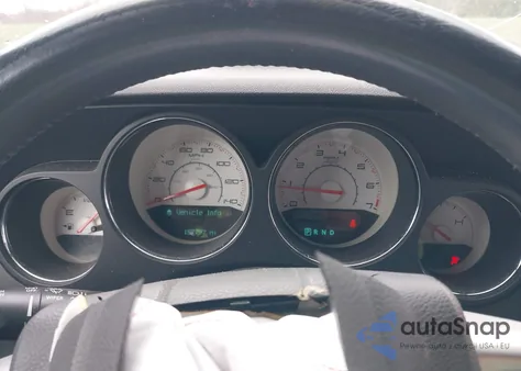 2014 Dodge Challenger Sxt z USA, uszkodzony, nr VIN 2C3CDYAG5EH126745